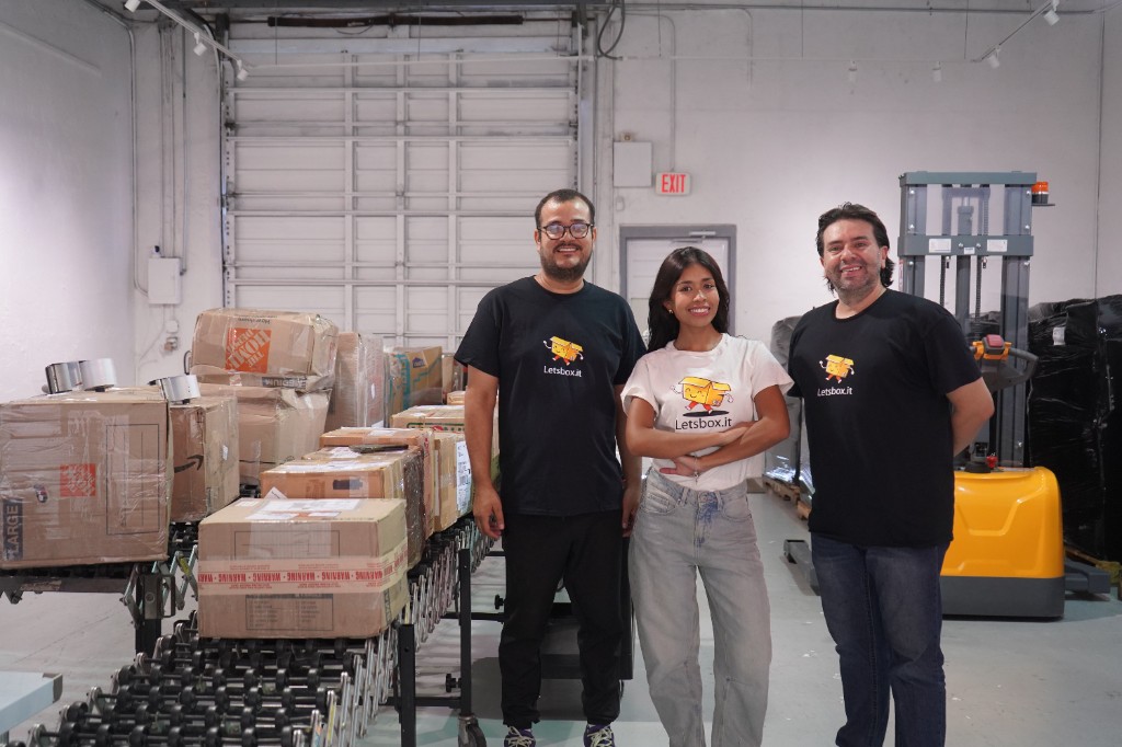 Equipo de atención al cliente de Letsbox.it en la bodega